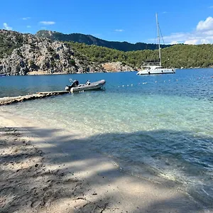 4* Otel Mavi Yengec And